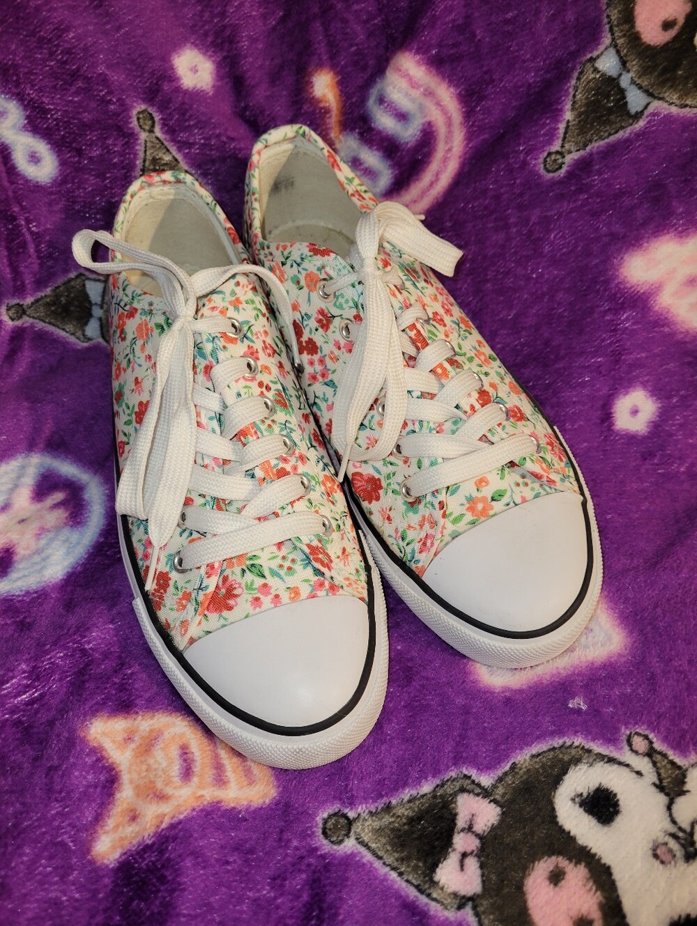 Lincoln Outfitters Sneakers Tennis Walking Shoe 8 Floral Canvas Rubber Outsole